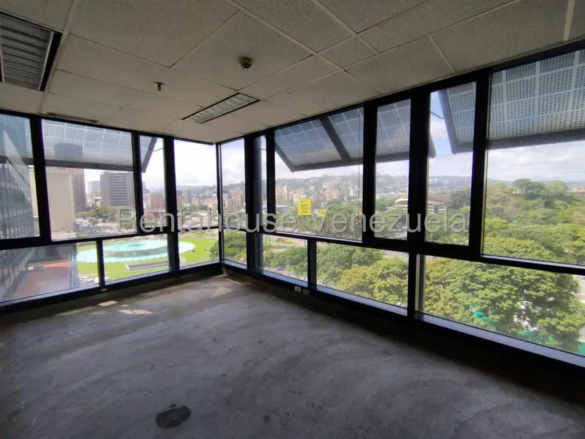 Local Comercial en Alquiler en Plaza Venezuela, Distrito Metropolitano - 12