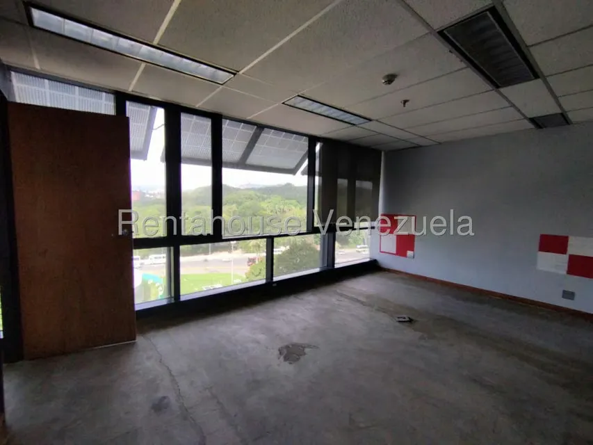 Local Comercial en Alquiler en Plaza Venezuela, Distrito Metropolitano - 13