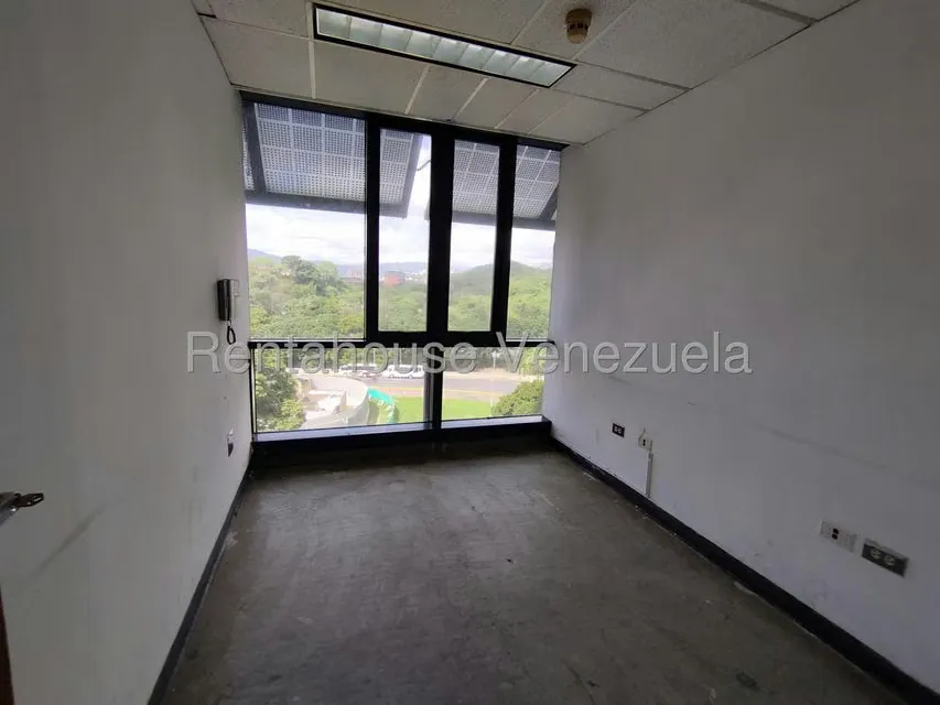 Local Comercial en Alquiler en Plaza Venezuela, Distrito Metropolitano - 14