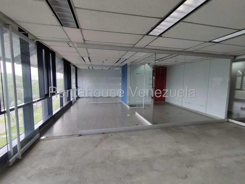 Local Comercial en Alquiler en Plaza Venezuela, Distrito Metropolitano - 21