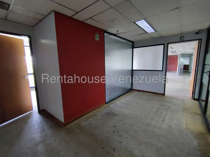 Local Comercial en Alquiler en Plaza Venezuela, Distrito Metropolitano - 6