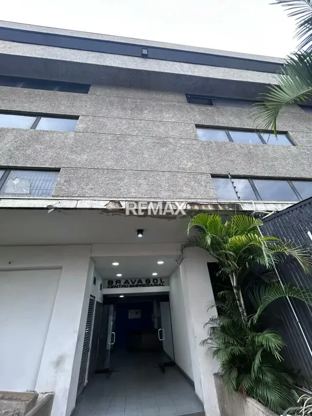 Alquiler oficina Los Cortijos 3C - 13