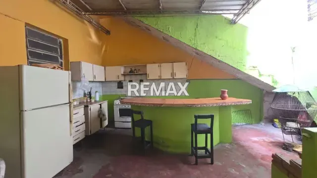 En Venta Casa doble uso (comercial y residencial) en la Prolongación de la 5ta Avenida - 5