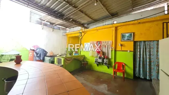 En Venta Casa doble uso (comercial y residencial) en la Prolongación de la 5ta Avenida - 6