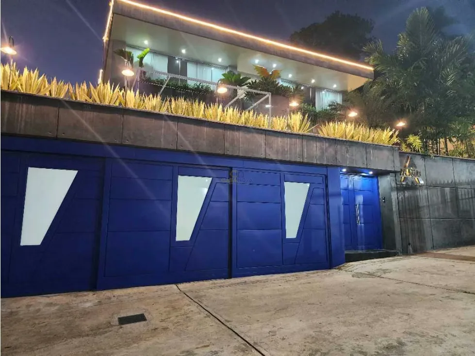Se vende casa amoblada y equipada Caurimare 700m2