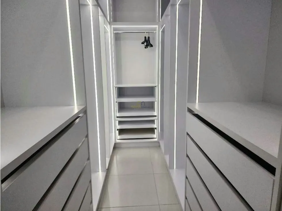Se vende casa amoblada y equipada Caurimare 700m2 - 30