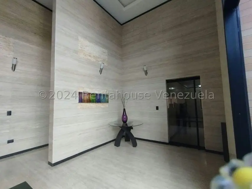Apartamento (1 Nivel) en Venta en La Trigaleña, Carabobo - 2