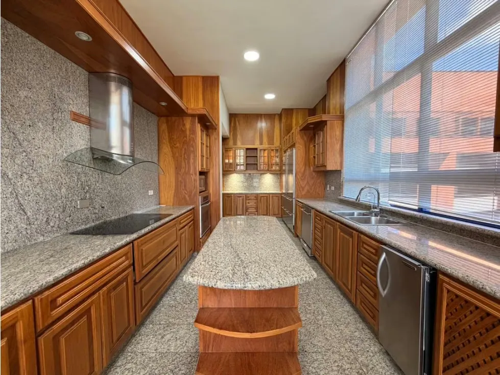 Se alquila Apto 380m² 4h+s/4.5b+s/5p La Lagunita - 3