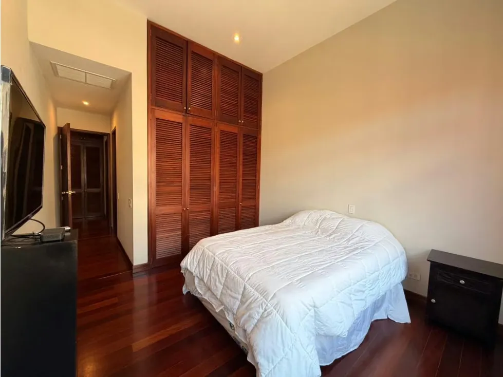 Se alquila Apto 380m² 4h+s/4.5b+s/5p La Lagunita - 8