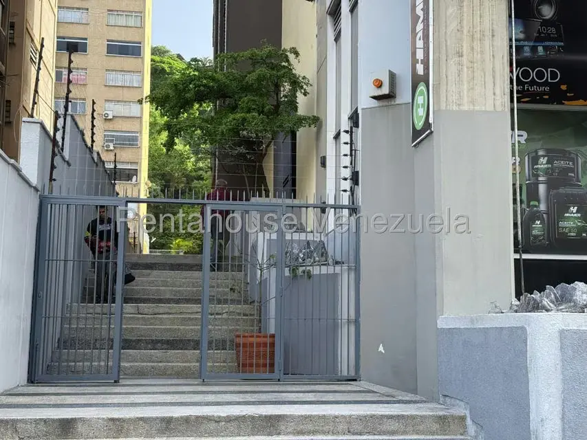 Comercial (Oficina) en Alquiler en Colinas de Bello Monte, Distrito Metropolitano - 2