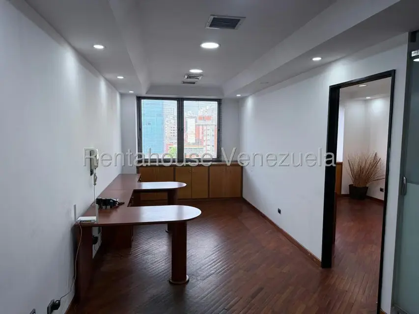 Comercial (Oficina) en Alquiler en Colinas de Bello Monte, Distrito Metropolitano - 8