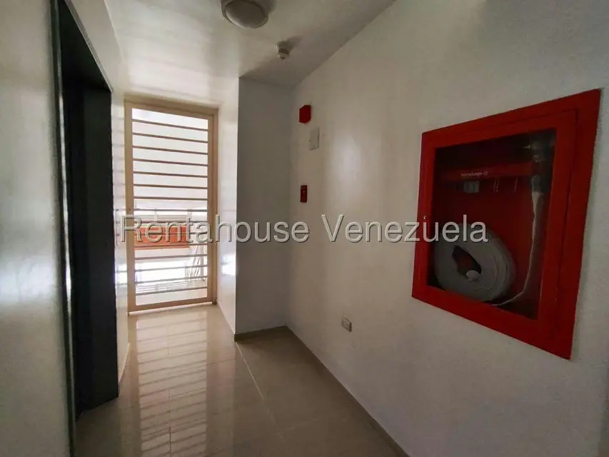 Apartamento (1 Nivel) en Venta en Llano Alto, Miranda - 4