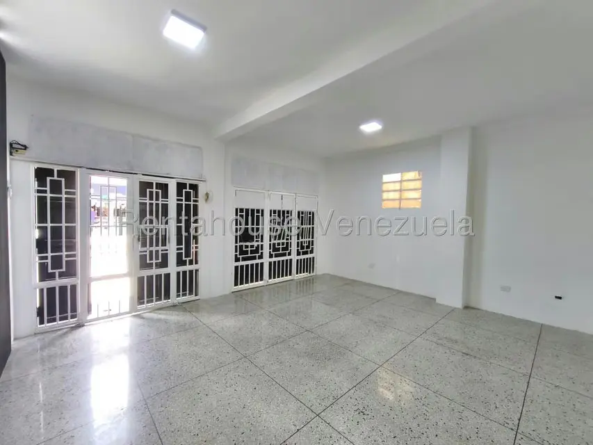 Local Comercial en Alquiler en Centro, Aragua - 4