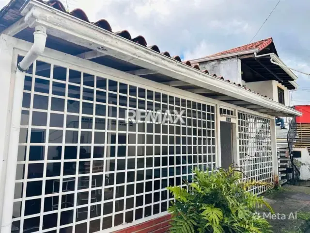 Se vende Casa doble propósito de un solo nivel en Barrio Sucre - 3