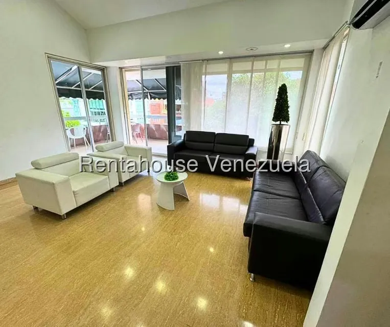 Apartamento (Duplex) en Alquiler en La Castellana, Distrito Metropolitano - 4