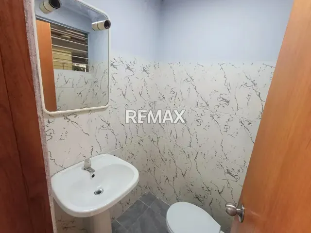 Local Comercial en alquiler ubicado en la Urbanización Coromoto, Avenida 40 - 4