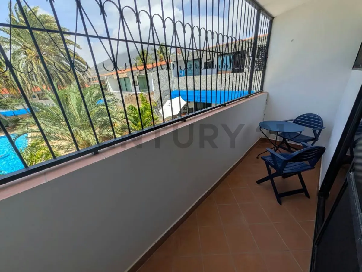 Townhouse Moderno Estilo Europeo en La Mira cerca de Playa El Agua (Oportunidad) - 20