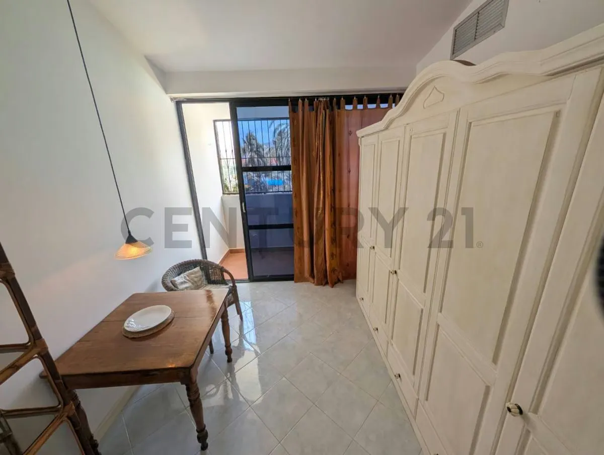 Townhouse Moderno Estilo Europeo en La Mira cerca de Playa El Agua (Oportunidad) - 23