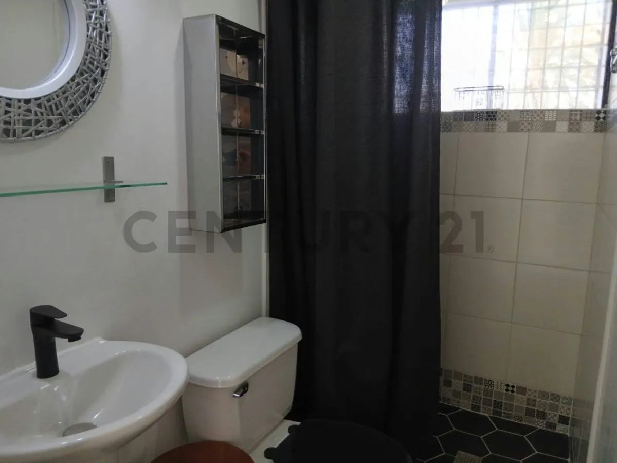 Townhouse Moderno Estilo Europeo en La Mira cerca de Playa El Agua (Oportunidad) - 26