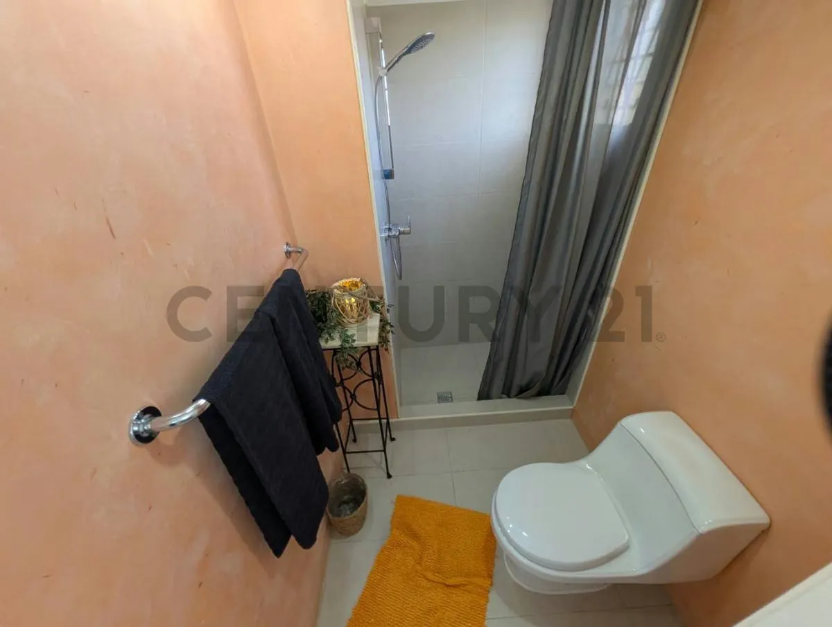 Townhouse Moderno Estilo Europeo en La Mira cerca de Playa El Agua (Oportunidad) - 27