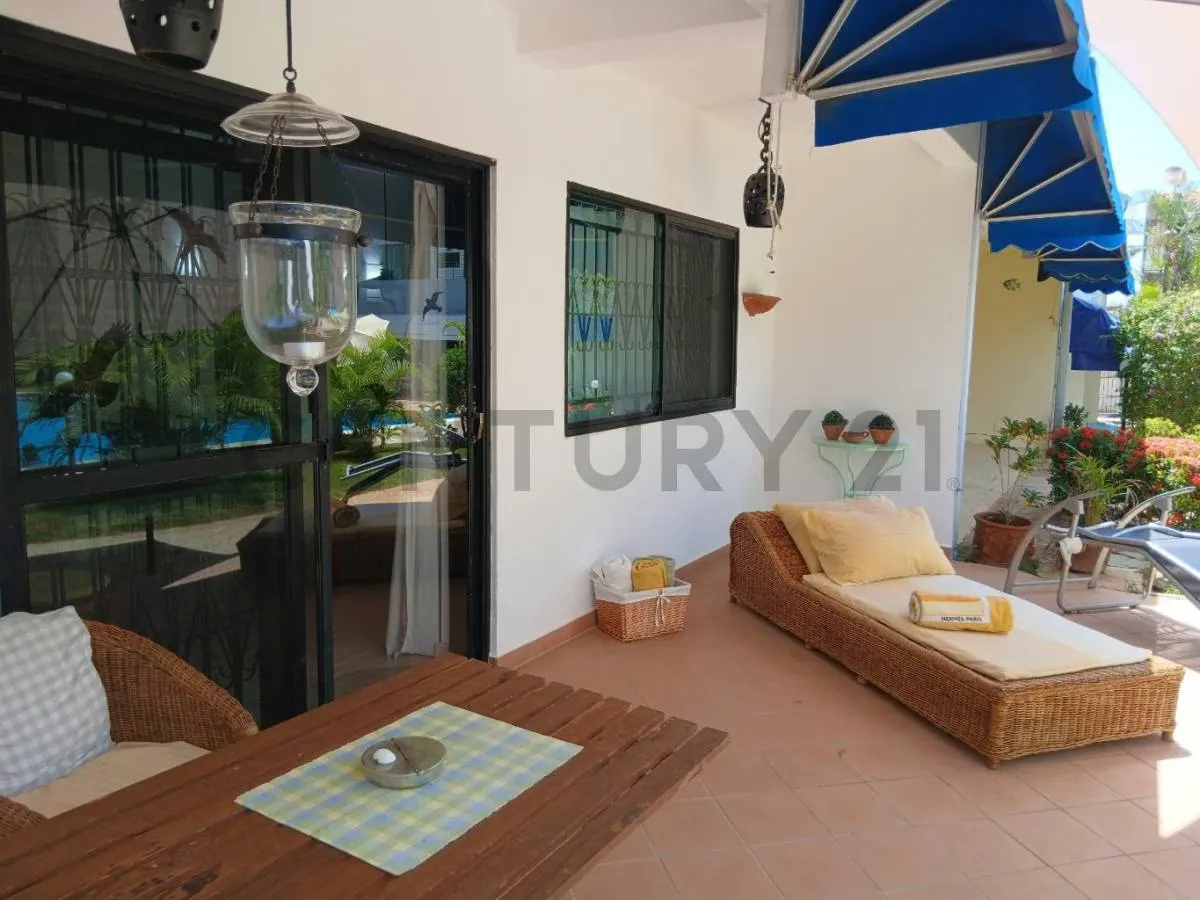 Townhouse Moderno Estilo Europeo en La Mira cerca de Playa El Agua (Oportunidad) - 30
