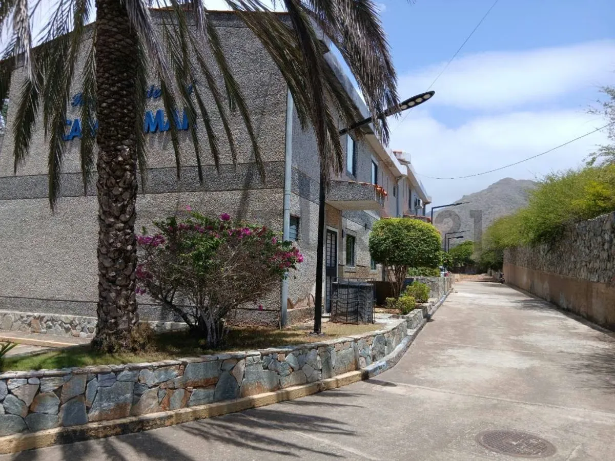 Townhouse Moderno Estilo Europeo en La Mira cerca de Playa El Agua (Oportunidad) - 39