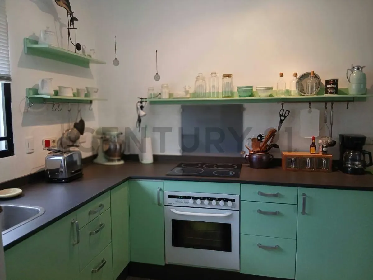 Townhouse Moderno Estilo Europeo en La Mira cerca de Playa El Agua (Oportunidad) - 45