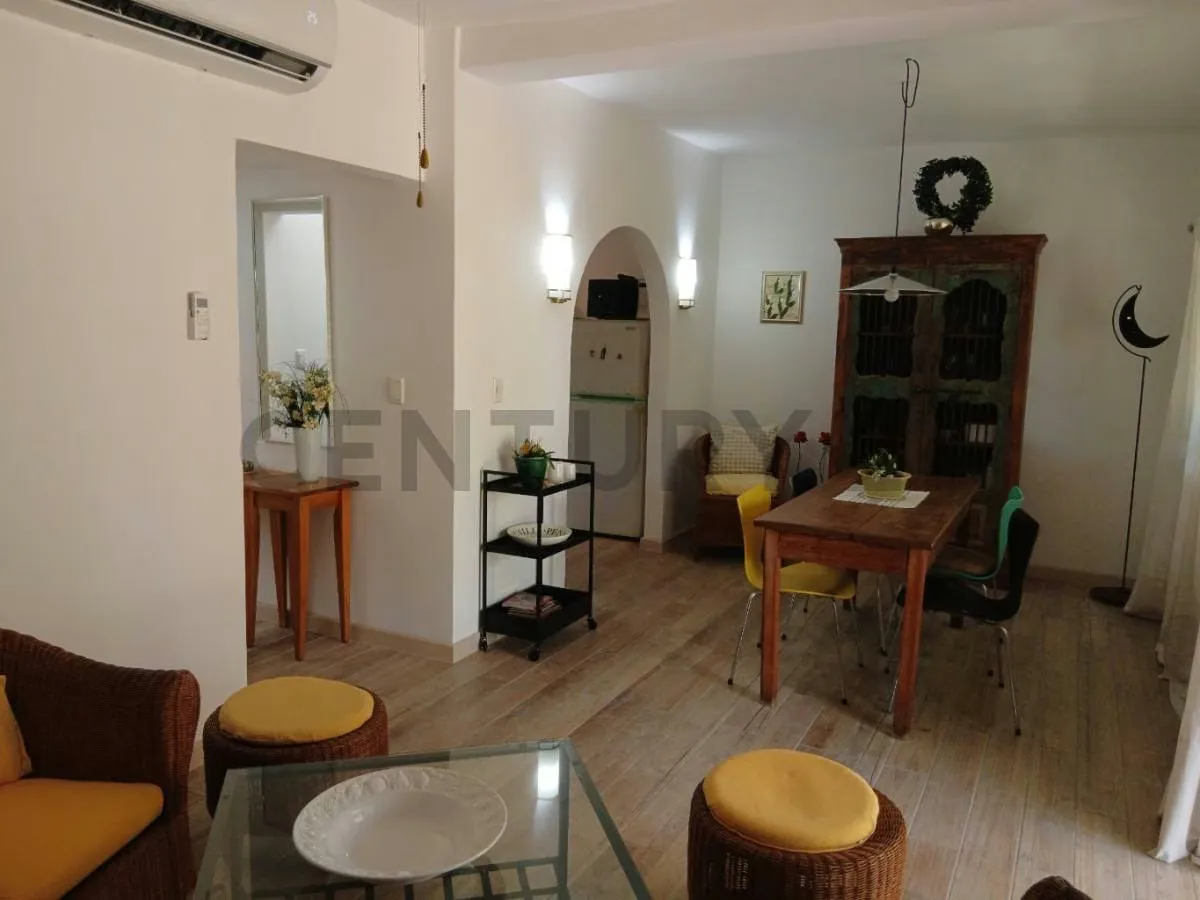 Townhouse Moderno Estilo Europeo en La Mira cerca de Playa El Agua (Oportunidad) - 9