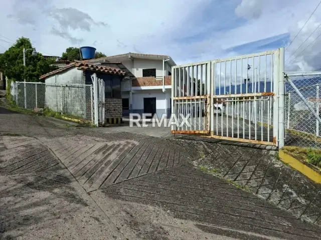 Local Comercial en Alquiler Vía Ppal. De Patiecitos