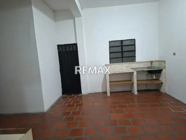 Local Comercial en Alquiler Vía Ppal. De Patiecitos - 11