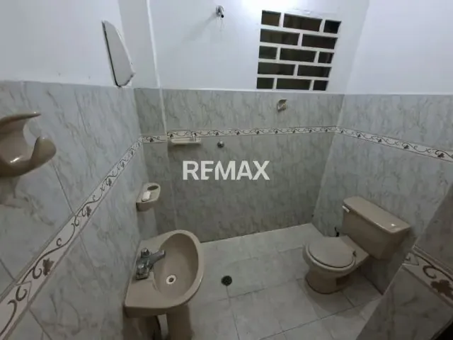 Local Comercial en Alquiler Vía Ppal. De Patiecitos - 15