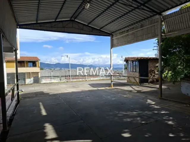 Local Comercial en Alquiler Vía Ppal. De Patiecitos - 17