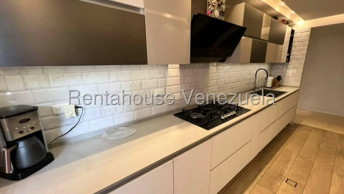 Apartamento (1 Nivel) en Venta en Campo Alegre, Distrito Metropolitano - 12