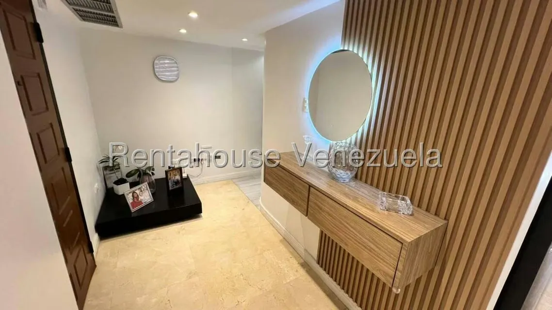 Apartamento (1 Nivel) en Venta en Campo Alegre, Distrito Metropolitano - 3