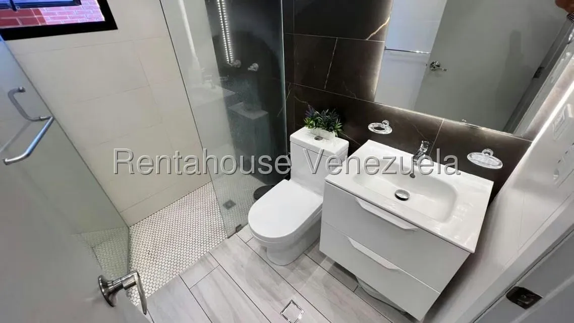 Apartamento (1 Nivel) en Venta en Campo Alegre, Distrito Metropolitano - 21