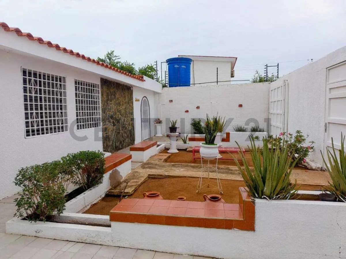 Se vende Casa Quinta Urb. La Coromoto - 2