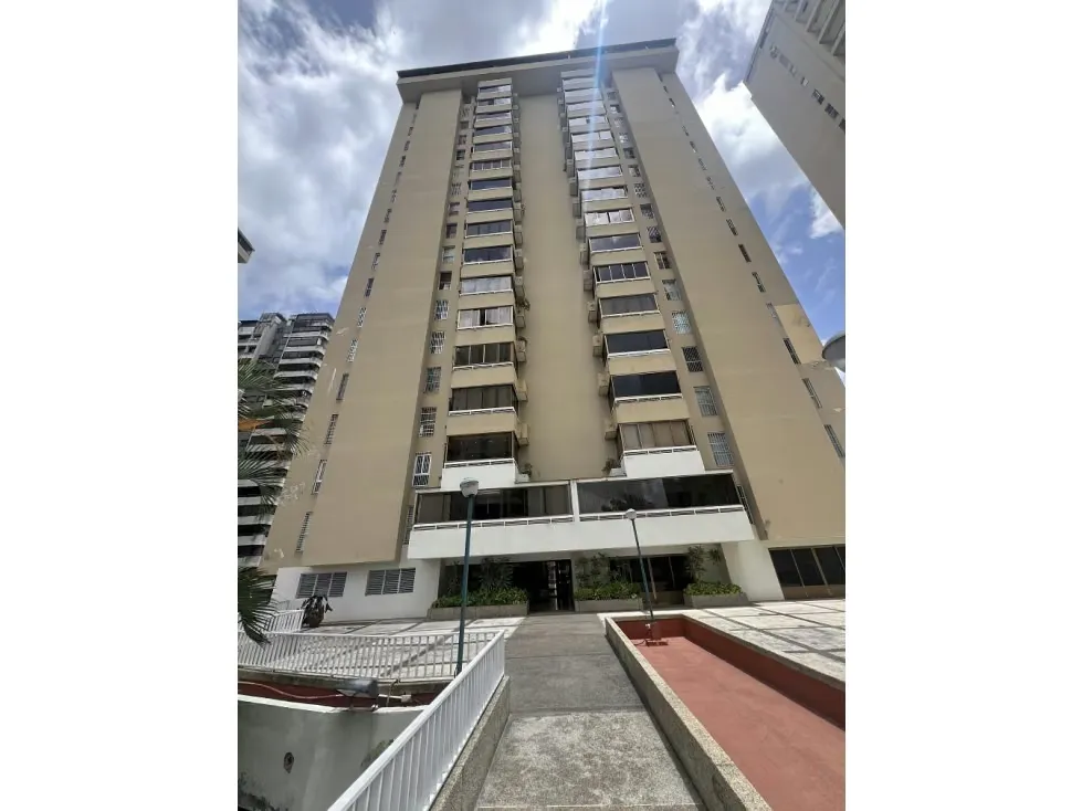 VENTA DE APARTAMENTO EN LOMAS DE ALTO PRADO