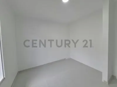 Apartamento en Planta Baja Remodelado con Patio Privado en Villas La Estancia - 5