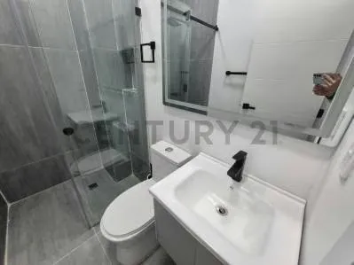 Apartamento en Planta Baja Remodelado con Patio Privado en Villas La Estancia - 6