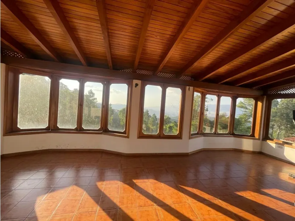 Vendo Quinta de 3 Niveles En Lomas de Prados del Este para Actualizar - 13