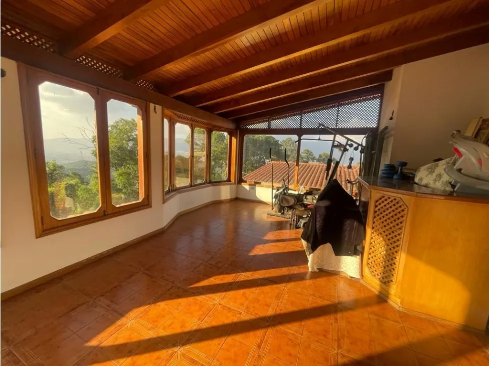 Vendo Quinta de 3 Niveles En Lomas de Prados del Este para Actualizar - 14