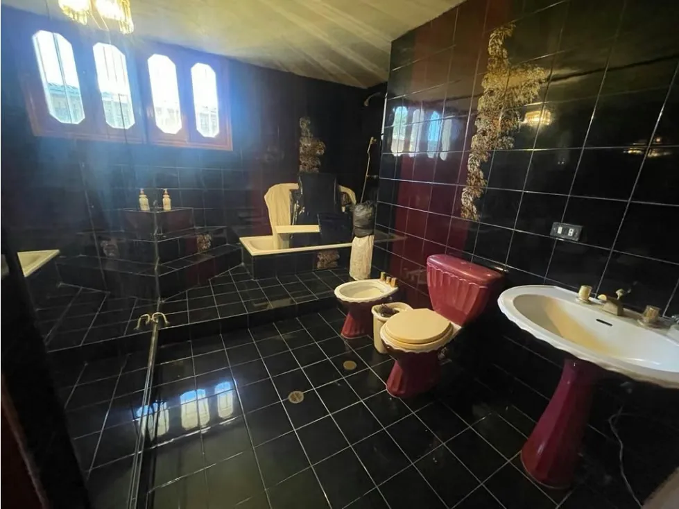Vendo Quinta de 3 Niveles En Lomas de Prados del Este para Actualizar - 23