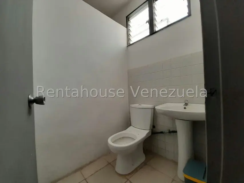 Consultorio Medico en Alquiler en Centro, Lara - 11