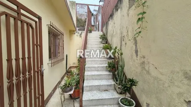 Venta Casa Multifamiliar de 2 niveles en el Km 12 - 12