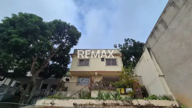 Venta Casa Multifamiliar de 2 niveles en el Km 12 - 2