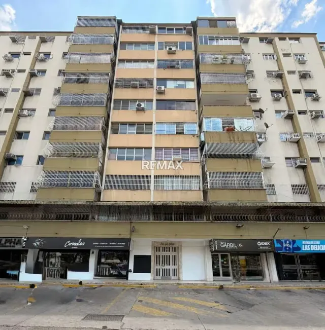 APARTAMENTO EN ALQUILER URB. ANDRES BELLO
