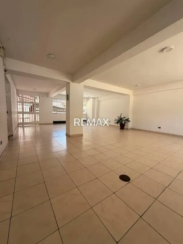 APARTAMENTO EN ALQUILER URB. ANDRES BELLO - 3