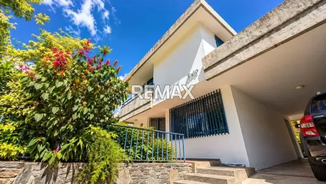Casa Quinta en Venta San Luis de El Cafetal | 427 m² Terreno | Excelente Potencial y Vista Panorámica - 2