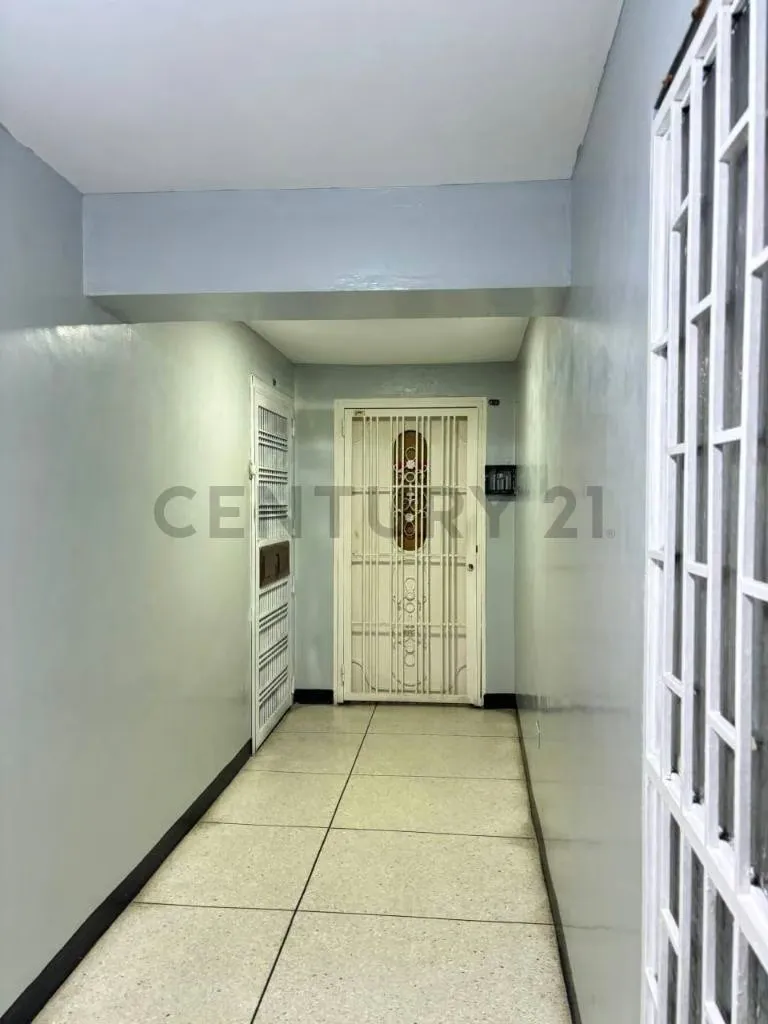 Venta oficina comercial centro san cristobal - 4