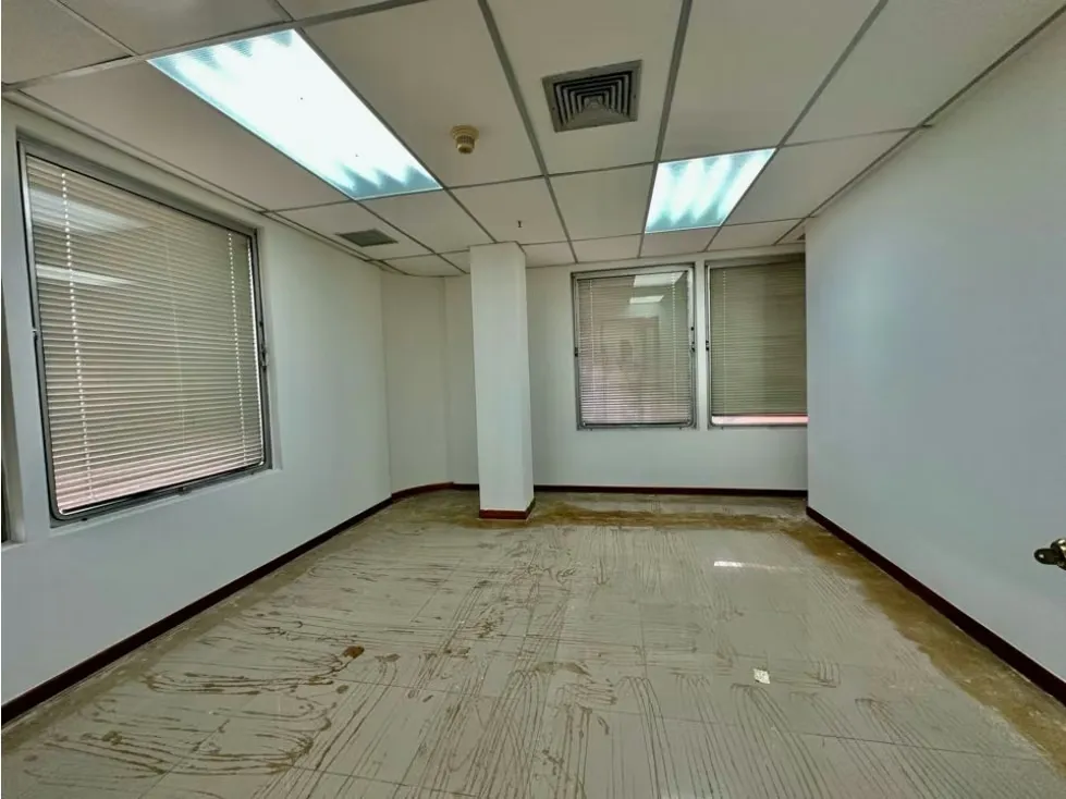 Se alquila oficina 220m2 2b/5p Las Mercedes - 10